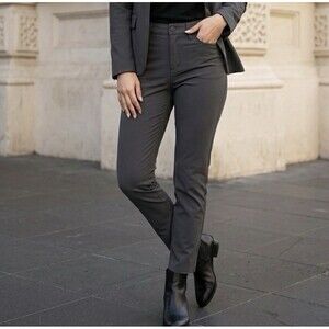 NWT Four Laps Women’s Black Evolve Athletic Ankle Pant Casual Wear- Size 10